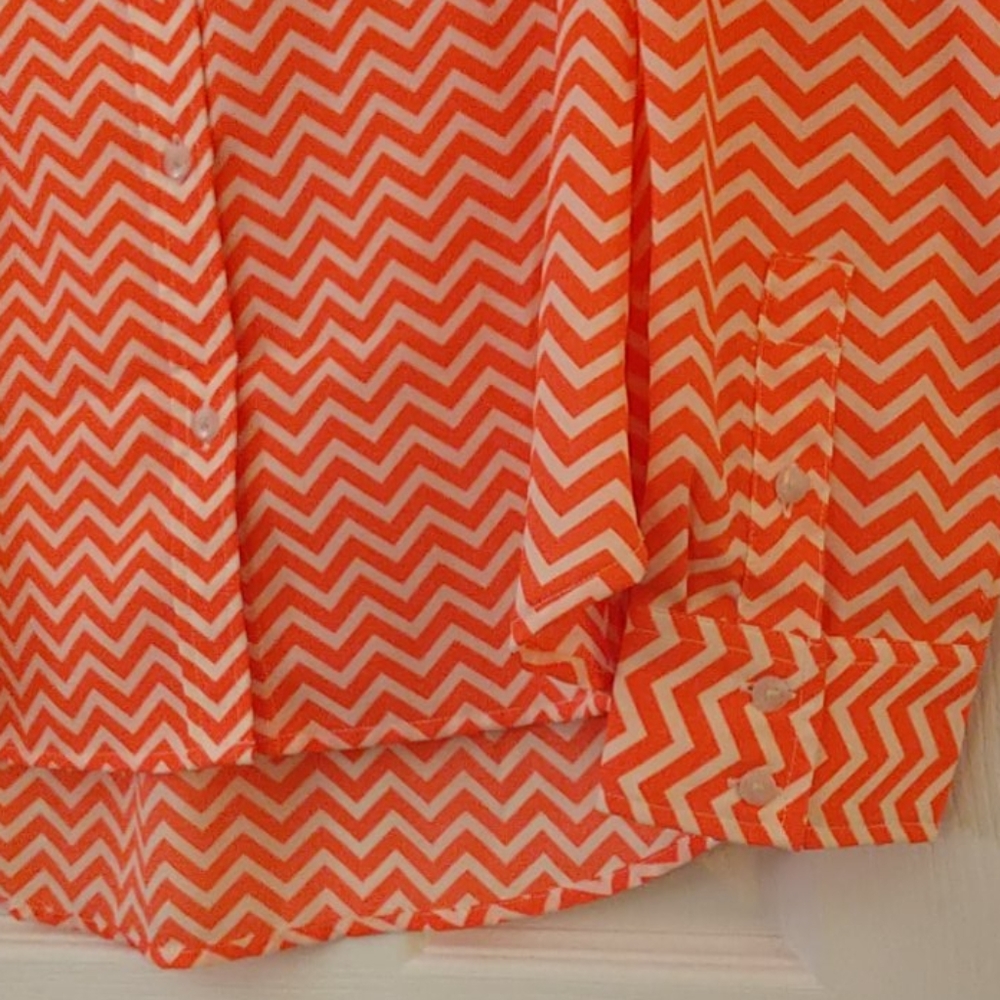 Bright Button-Up - Picture 3 of 5